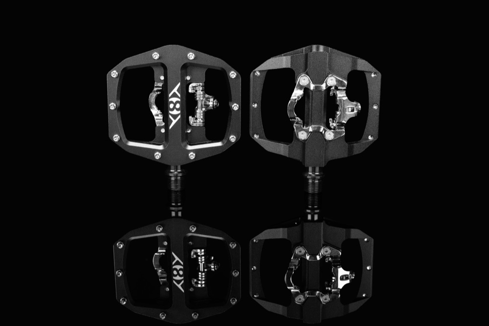 Origin8 Dual Sport Maxi pedal pair, studio shot