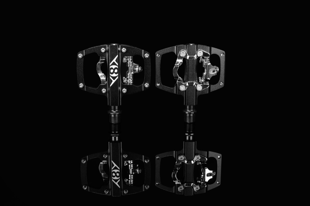 Origin8 Dual Sport Midi pedal pair, studio shot