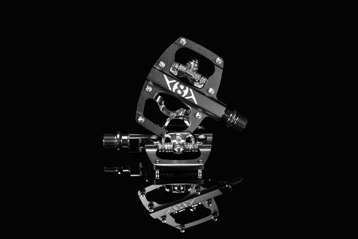 Origin8 Dual Sport Midi pedal, clip and platform sides visible